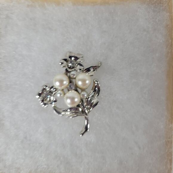 Set of 2 Silver Tone Classic Faux Pearl Floral Wheat Sheaf & Flowers Brooches - Picture 4 of 5